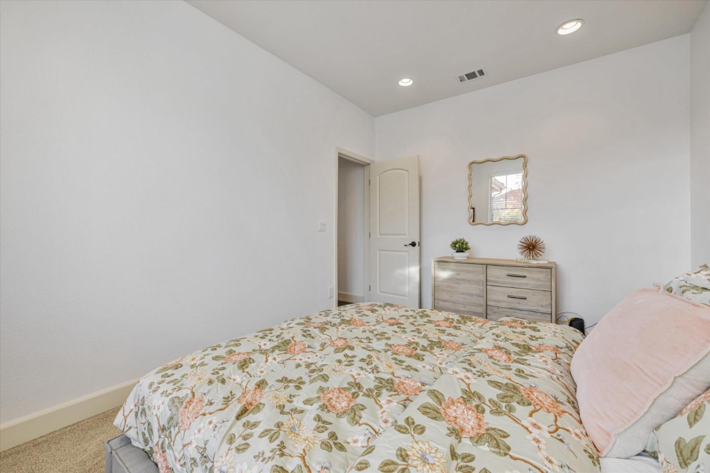 Detail Gallery Image 24 of 40 For 910 Verissimo Ct, Hollister,  CA 95023 - 3 Beds | 2 Baths