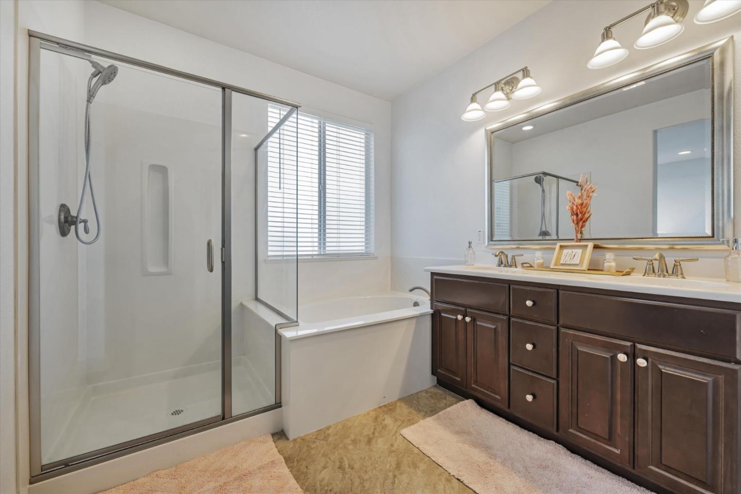 Detail Gallery Image 31 of 40 For 910 Verissimo Ct, Hollister,  CA 95023 - 3 Beds | 2 Baths