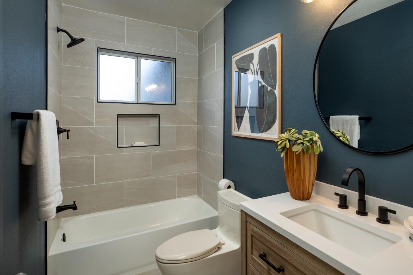 Detail Gallery Image 16 of 23 For 1123 Sage St, East Palo Alto,  CA 94303 - 4 Beds | 2 Baths