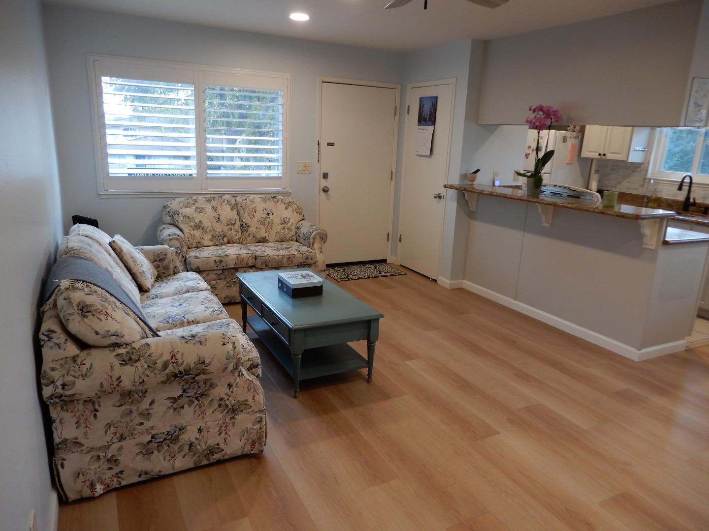 Detail Gallery Image 8 of 18 For 2510 Dillion Ct #4,  San Jose,  CA 95133 - 2 Beds | 1 Baths