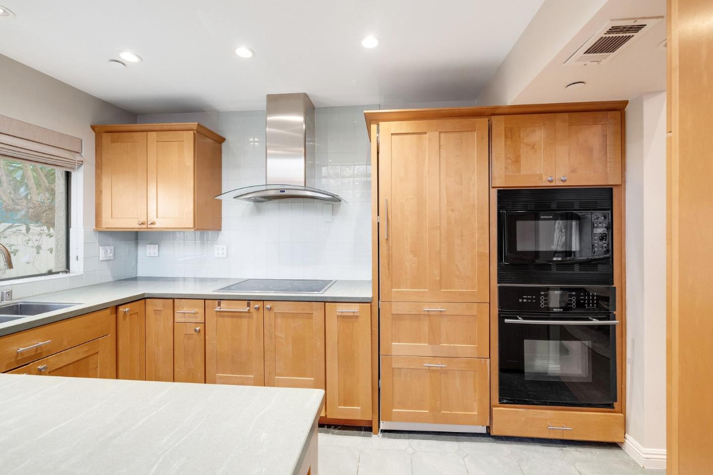 Detail Gallery Image 11 of 37 For 420 Esplanade #4,  Redondo Beach,  CA 90277 - 2 Beds | 2 Baths