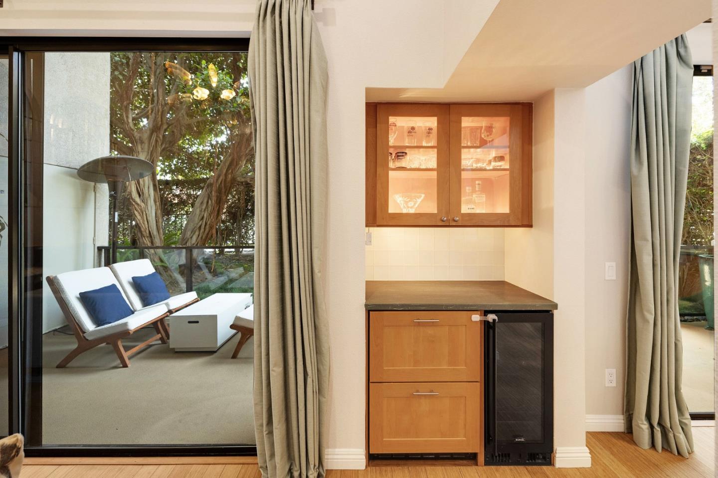 Detail Gallery Image 15 of 37 For 420 Esplanade #4,  Redondo Beach,  CA 90277 - 2 Beds | 2 Baths