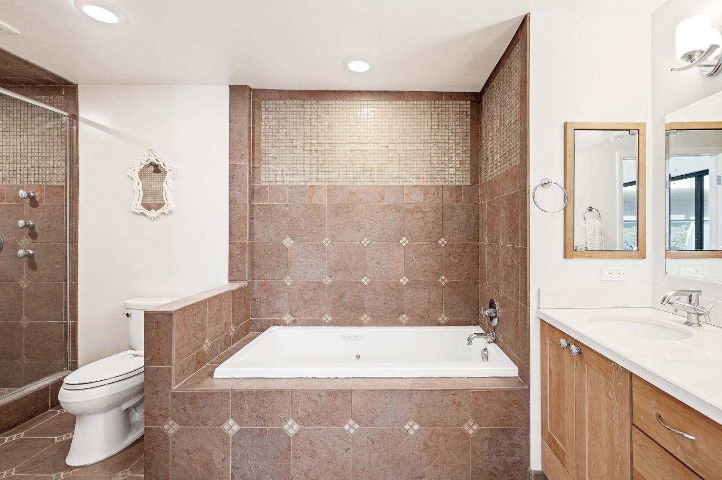 Detail Gallery Image 30 of 37 For 420 Esplanade #4,  Redondo Beach,  CA 90277 - 2 Beds | 2 Baths