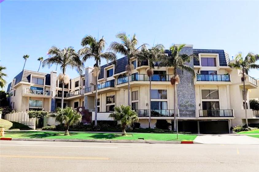 Detail Gallery Image 34 of 37 For 420 Esplanade #4,  Redondo Beach,  CA 90277 - 2 Beds | 2 Baths