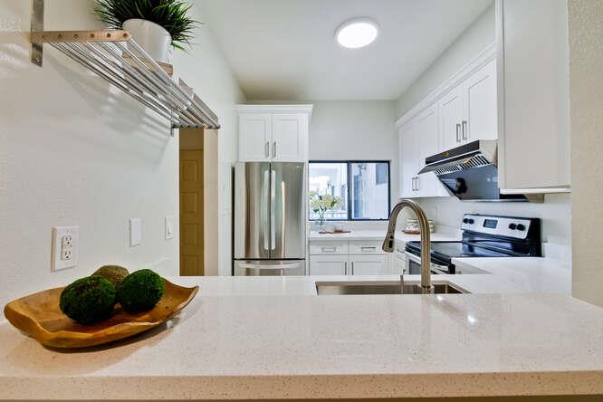 Detail Gallery Image 11 of 36 For 4685 Albany Cir #125,  San Jose,  CA 95129 - 2 Beds | 2 Baths