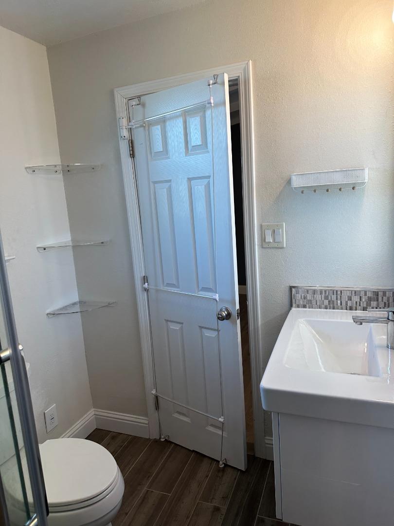 Detail Gallery Image 9 of 21 For 1801 Hemlock Ave, San Mateo,  CA 94401 - 3 Beds | 2 Baths