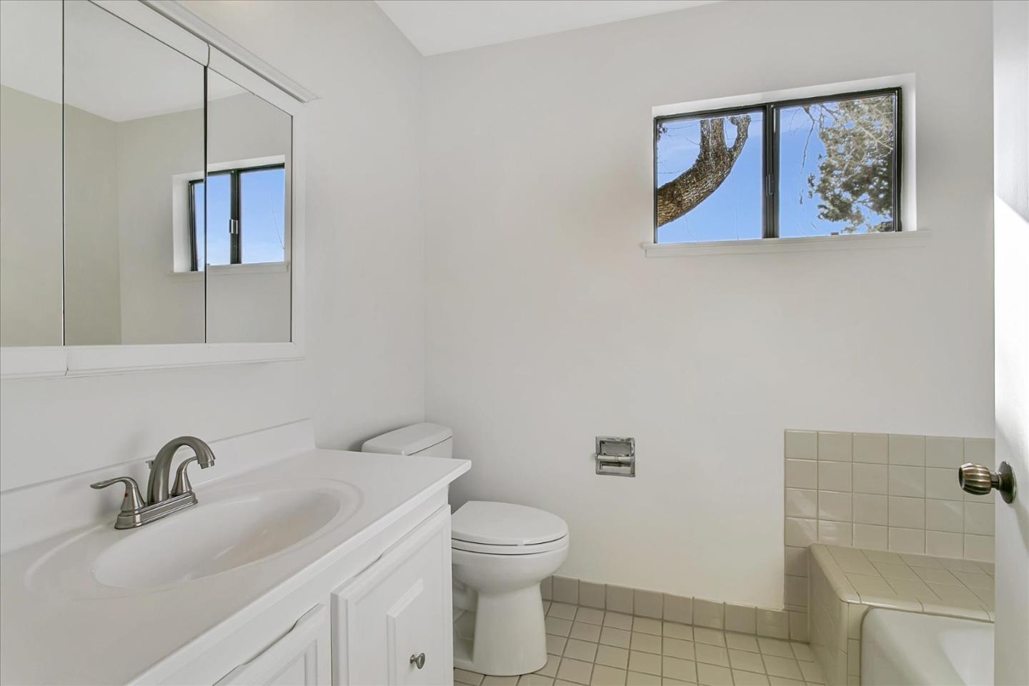 Detail Gallery Image 25 of 39 For 5183 Cribari Knls, San Jose,  CA 95135 - 2 Beds | 2 Baths