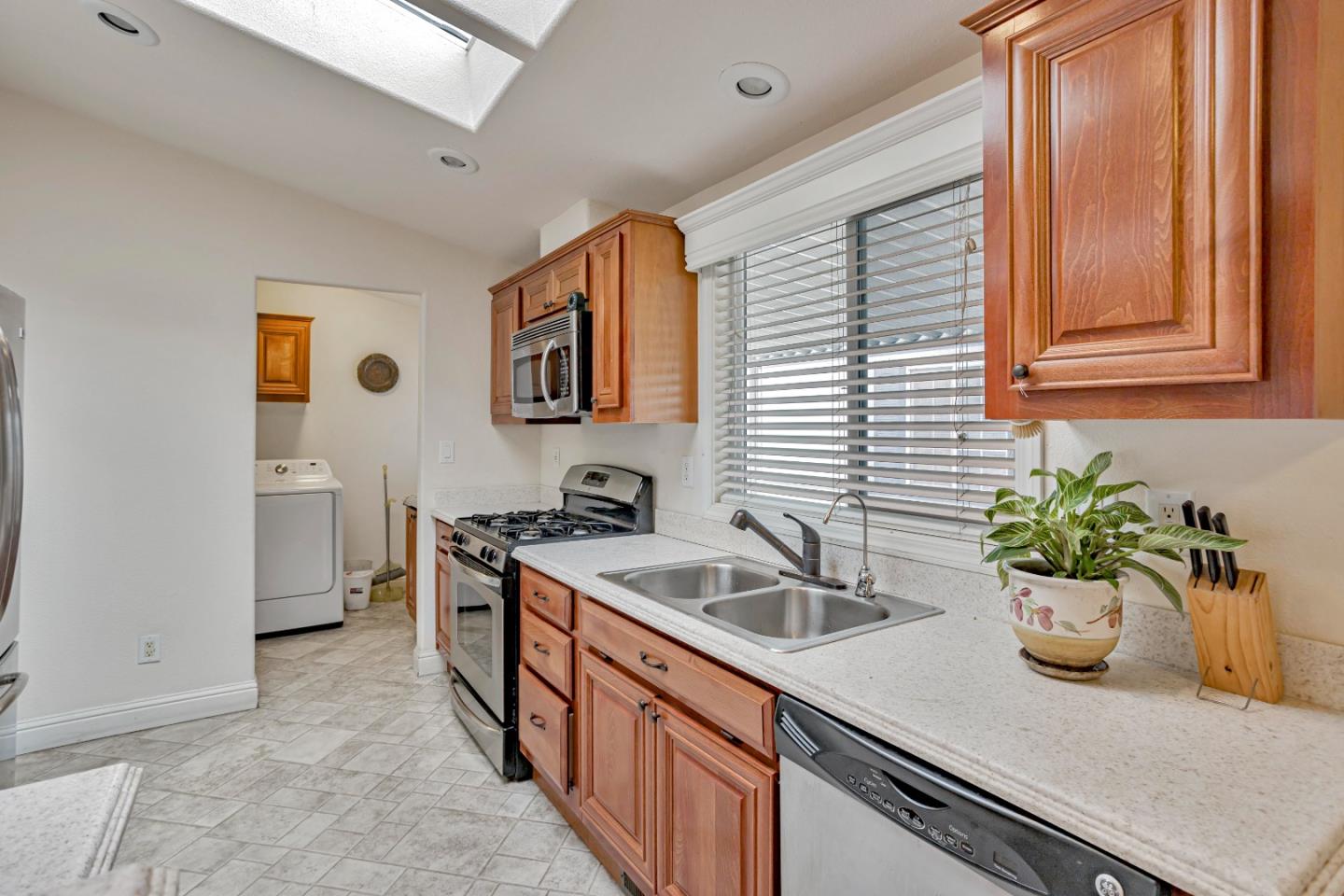 Detail Gallery Image 10 of 32 For 1515 N Milpitas Blvd #96,  Milpitas,  CA 95035 - 3 Beds | 2 Baths