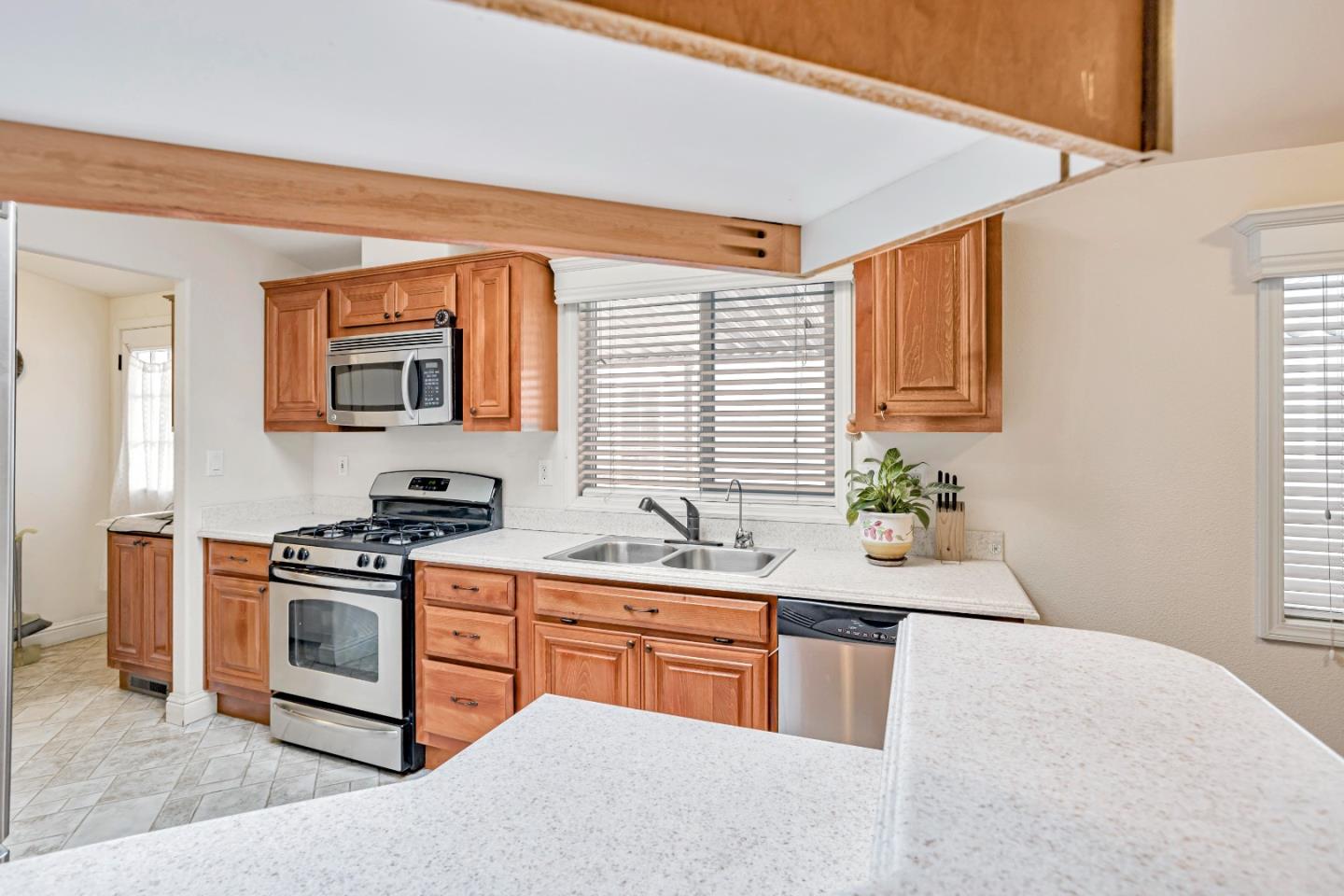 Detail Gallery Image 11 of 32 For 1515 N Milpitas Blvd #96,  Milpitas,  CA 95035 - 3 Beds | 2 Baths