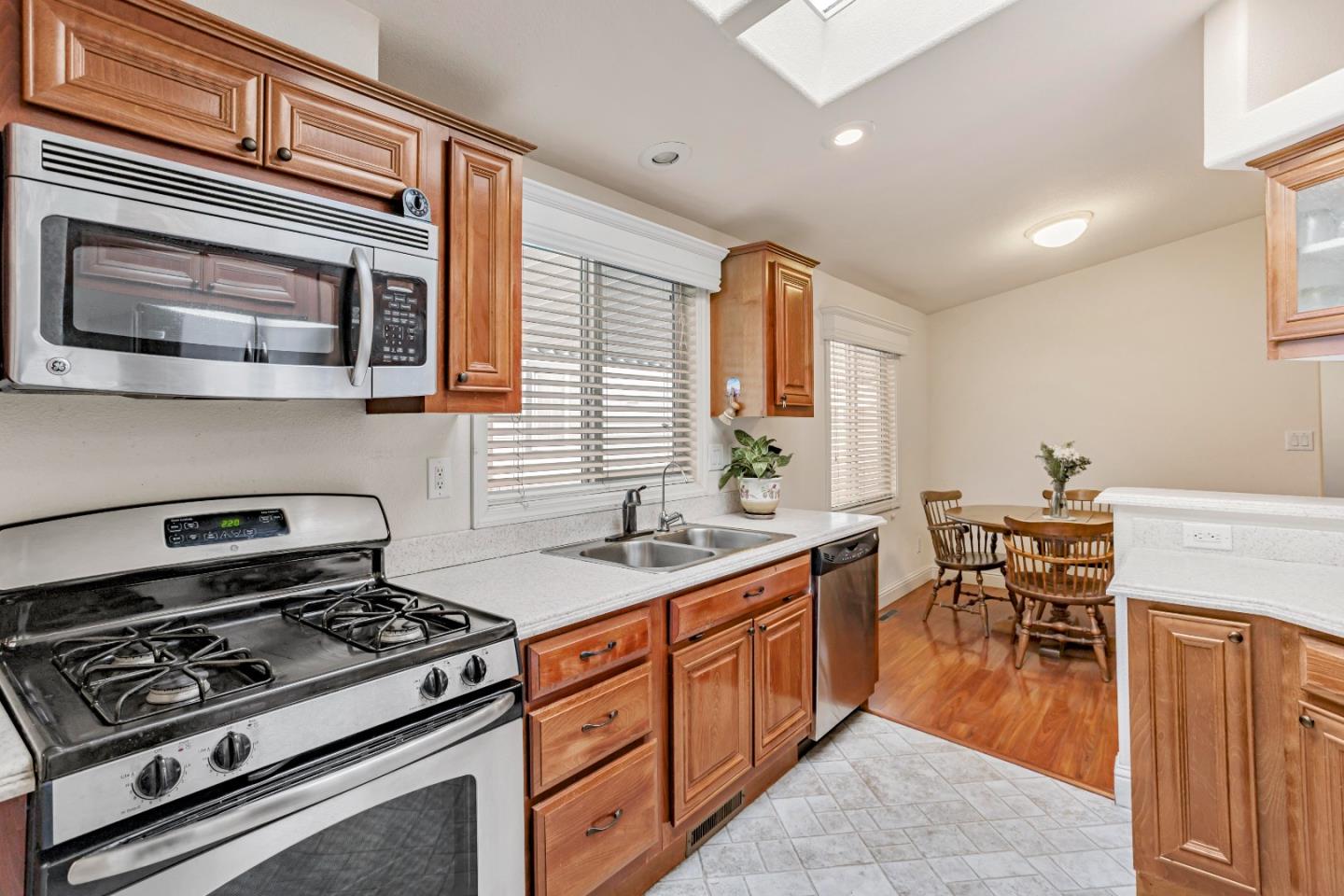 Detail Gallery Image 13 of 32 For 1515 N Milpitas Blvd #96,  Milpitas,  CA 95035 - 3 Beds | 2 Baths