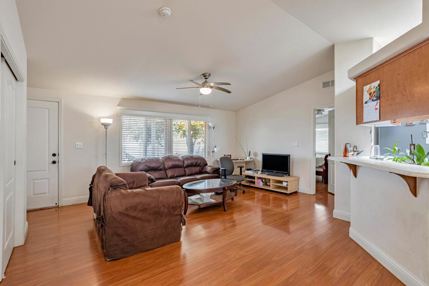 Detail Gallery Image 7 of 32 For 1515 N Milpitas Blvd #96,  Milpitas,  CA 95035 - 3 Beds | 2 Baths