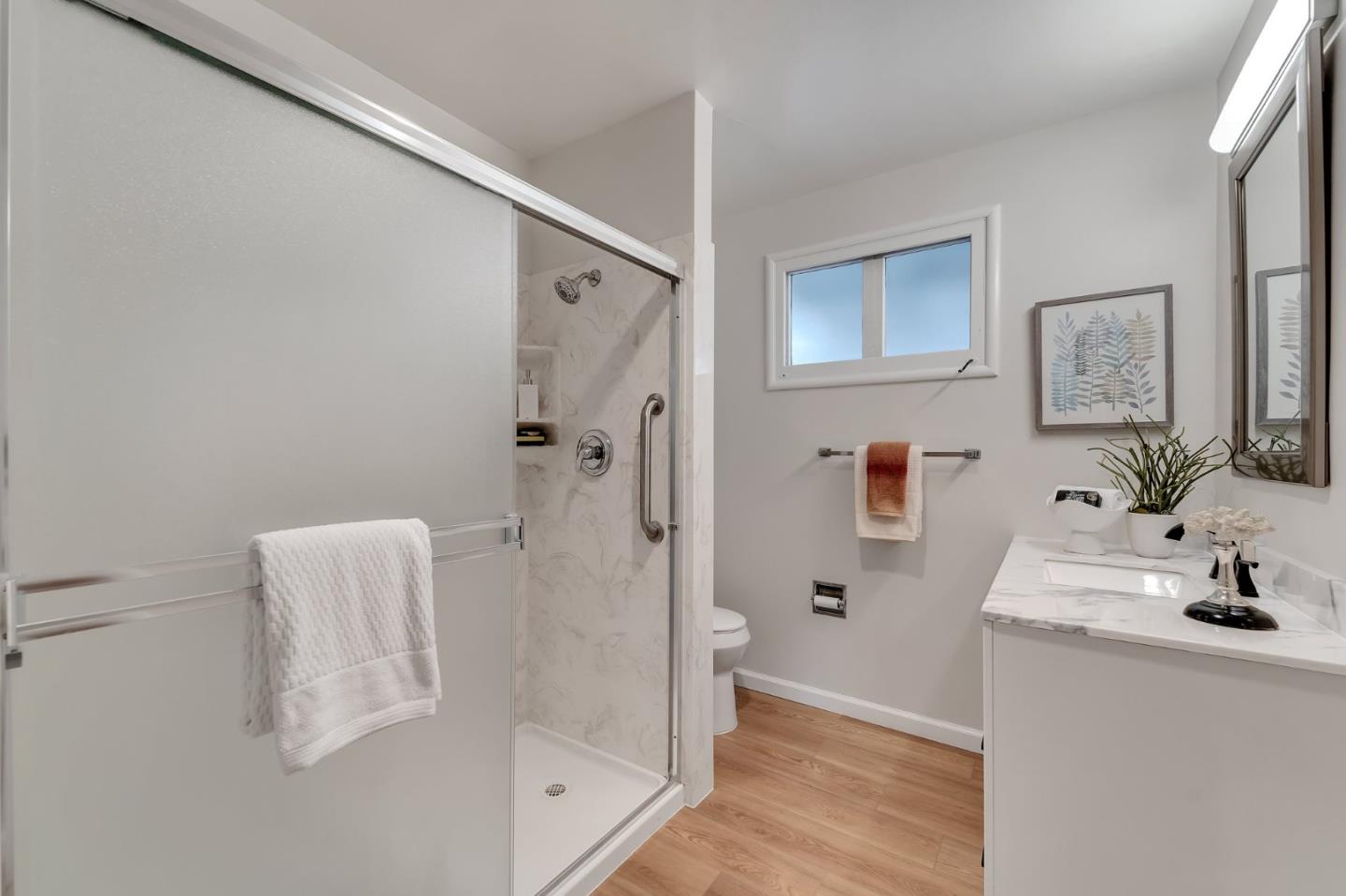 Detail Gallery Image 6 of 27 For 1300 Maryann Dr, Santa Clara,  CA 95050 - 2 Beds | 1/1 Baths