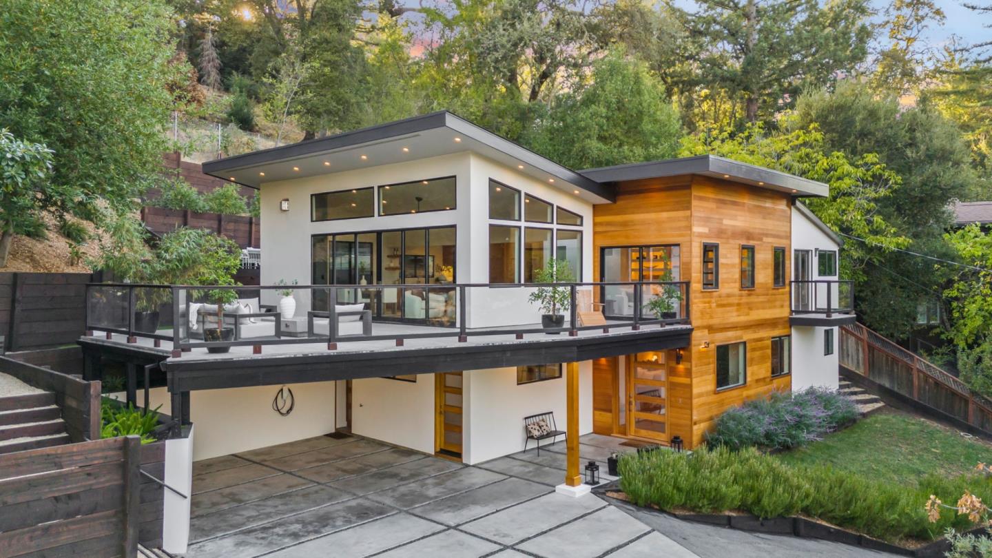 Thumbnail for 124 Foxwood Rd, Portola Valley, CA 94028