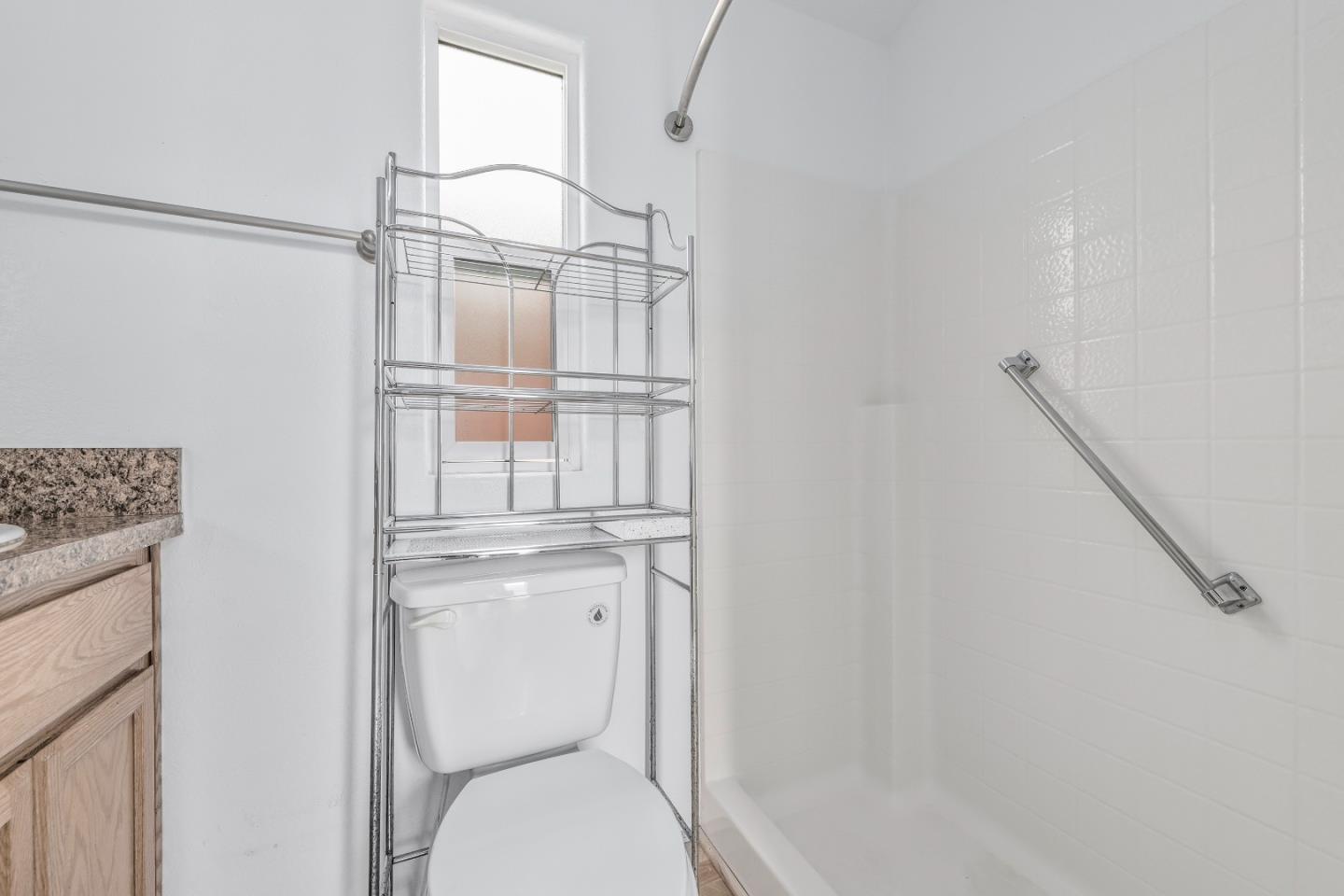 Detail Gallery Image 9 of 11 For 3499 E Bayshore Rd #30,  Redwood City,  CA 94063 - 1 Beds | 1 Baths