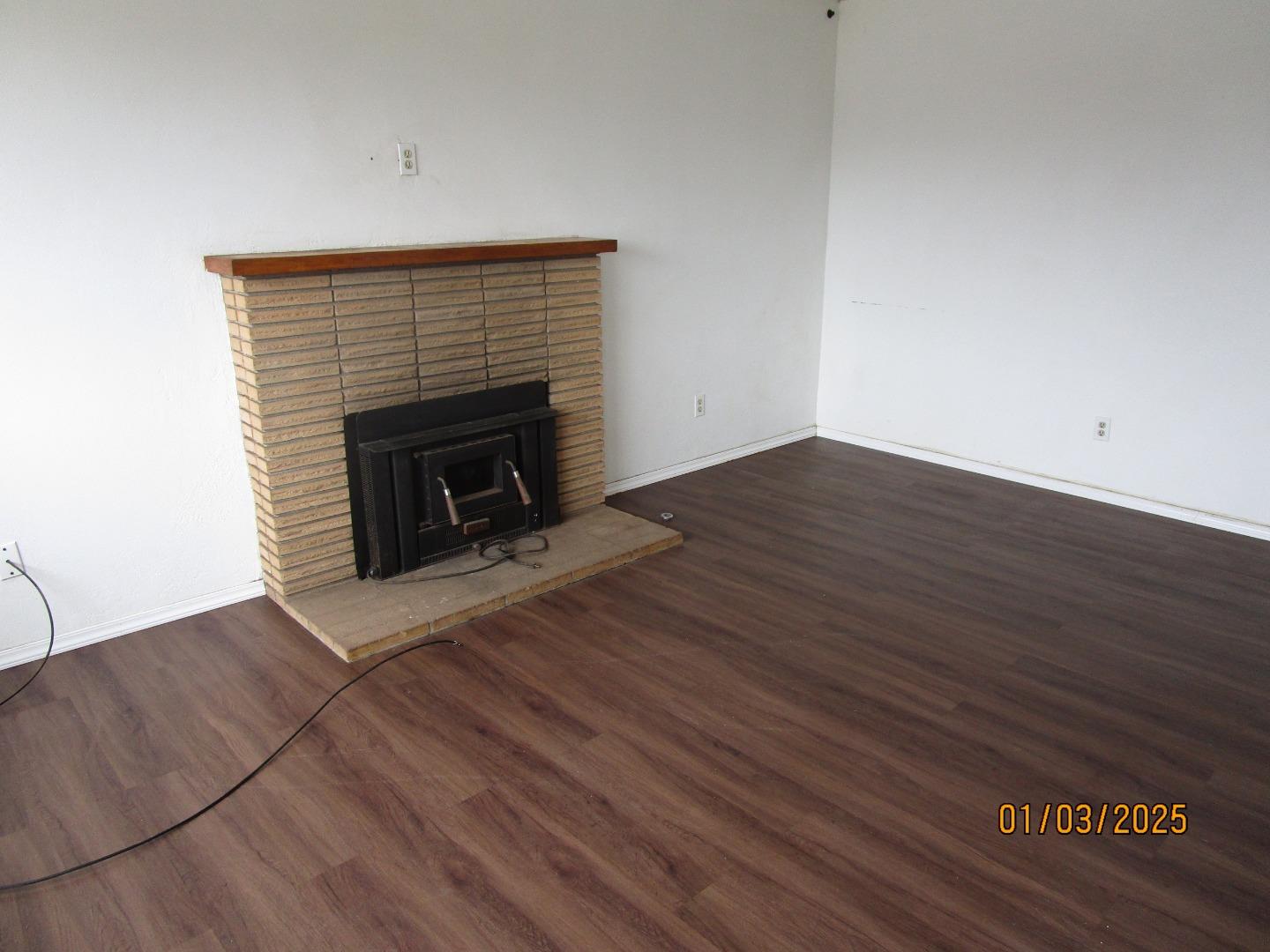 Detail Gallery Image 2 of 9 For 3114 Flower Cir, Marina,  CA 93933 - 3 Beds | 1/1 Baths