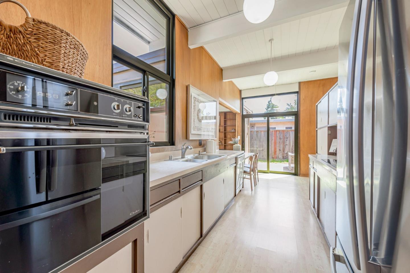 Detail Gallery Image 10 of 27 For 2104 Lexington Ave, San Mateo,  CA 94402 - 3 Beds | 2 Baths