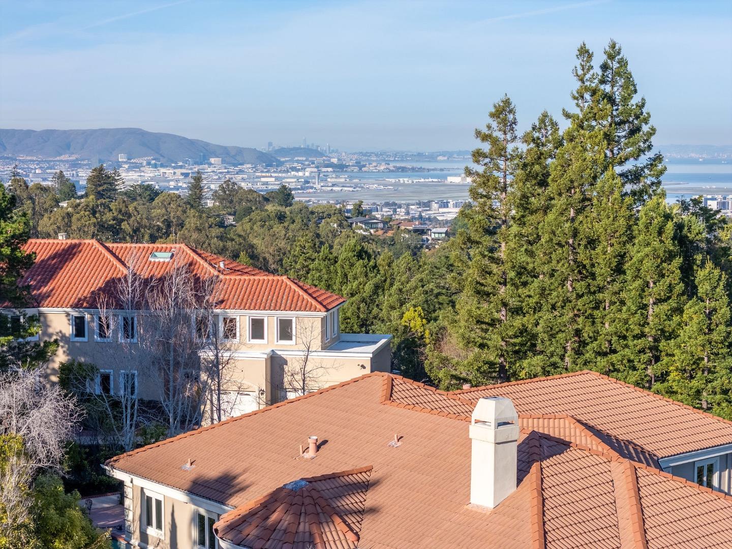 Detail Gallery Image 80 of 98 For 2496 Butternut Dr, Hillsborough,  CA 94010 - 5 Beds | 6/1 Baths