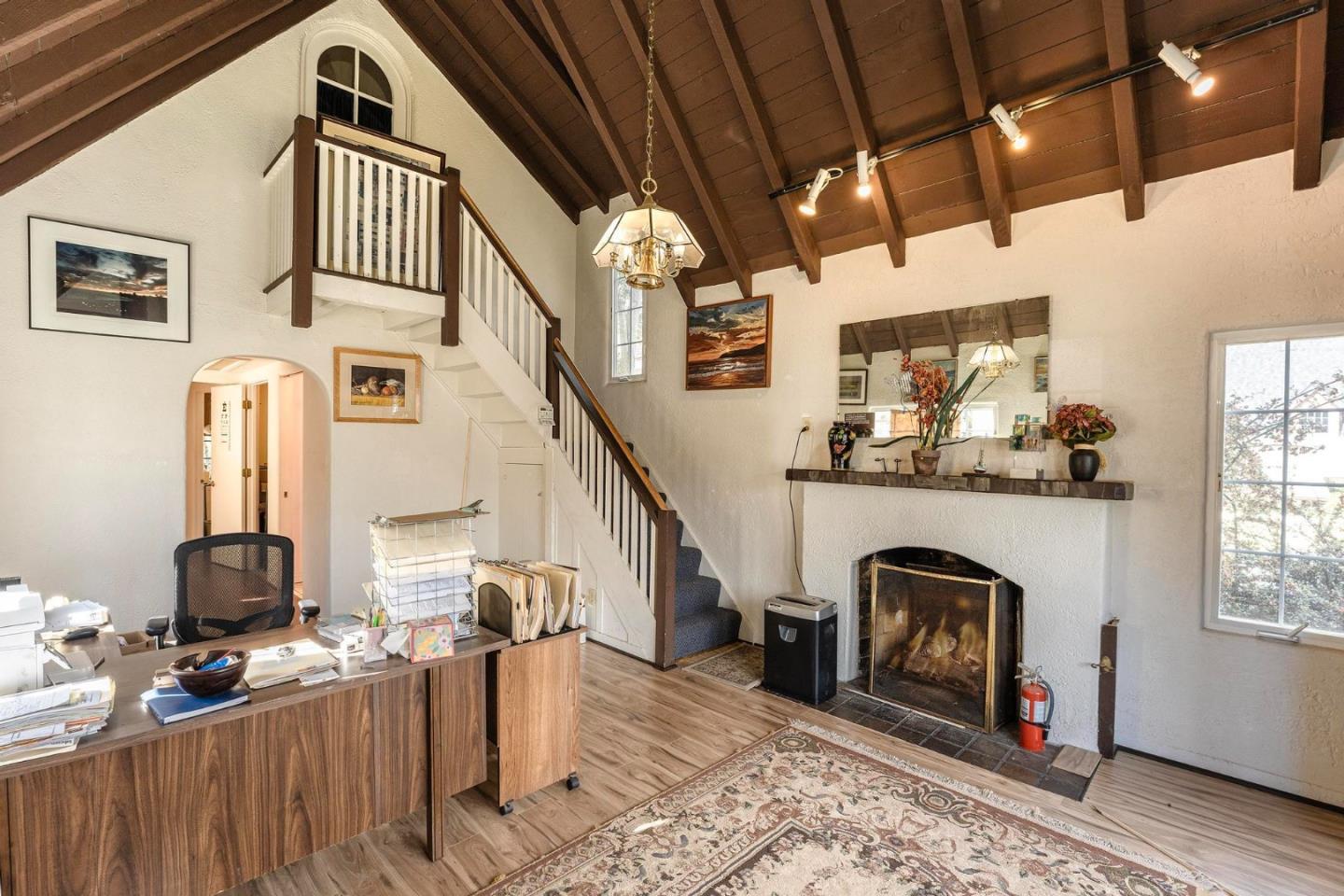 Detail Gallery Image 2 of 33 For 1084 Cass St, Monterey,  CA 93940 - 3 Beds | 1/1 Baths