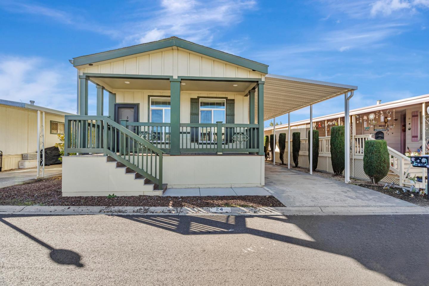 Detail Gallery Image 1 of 27 For 275 Burnett Ave #24,  Morgan Hill,  CA 95037 - 2 Beds | 2 Baths