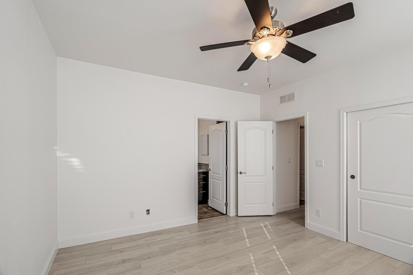 Detail Gallery Image 18 of 27 For 275 Burnett Ave #24,  Morgan Hill,  CA 95037 - 2 Beds | 2 Baths