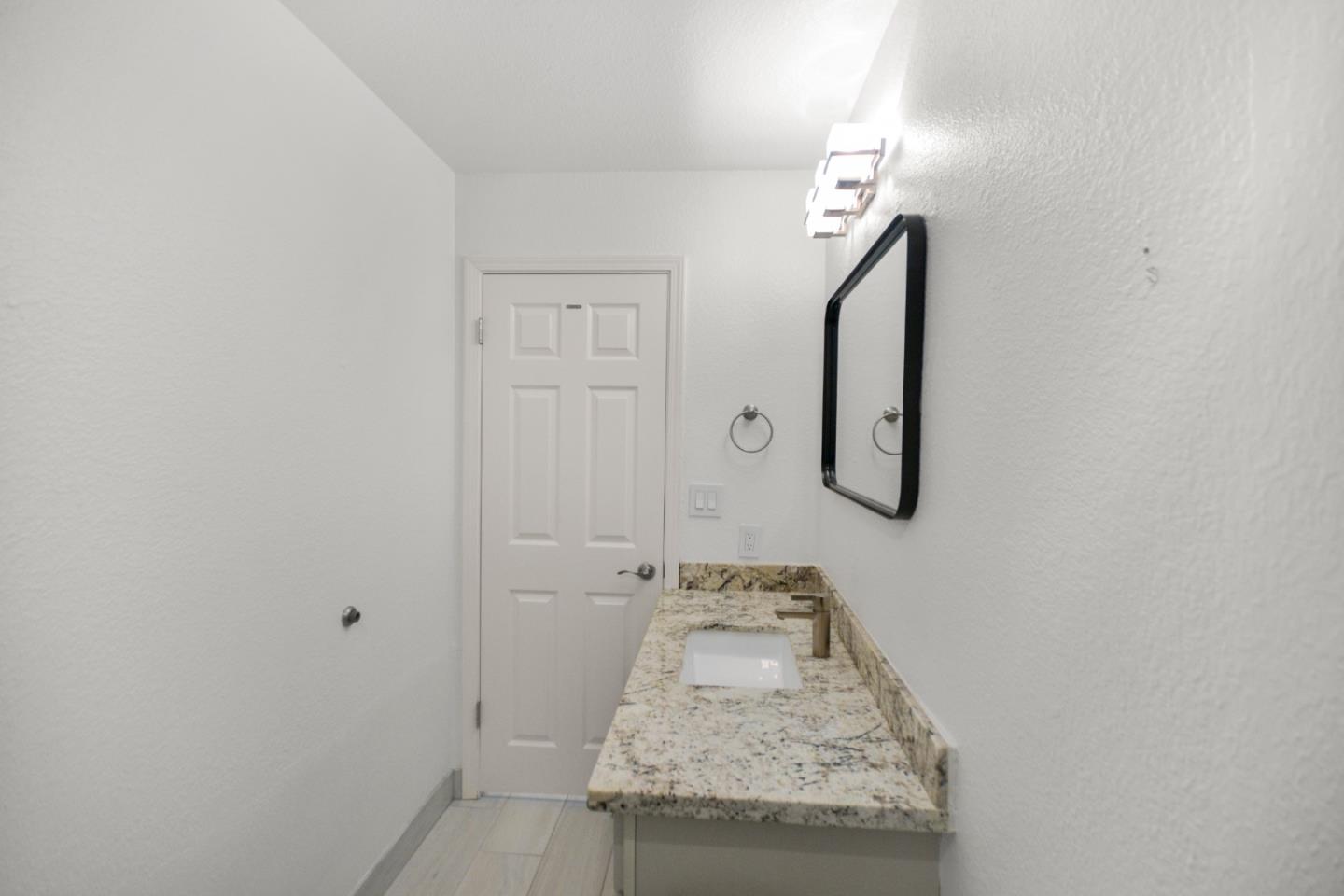 Detail Gallery Image 15 of 26 For 360 Belmont Ave, Redwood City,  CA 94061 - 2 Beds | 2 Baths