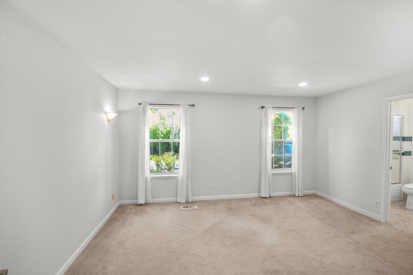 Detail Gallery Image 16 of 26 For 360 Belmont Ave, Redwood City,  CA 94061 - 2 Beds | 2 Baths