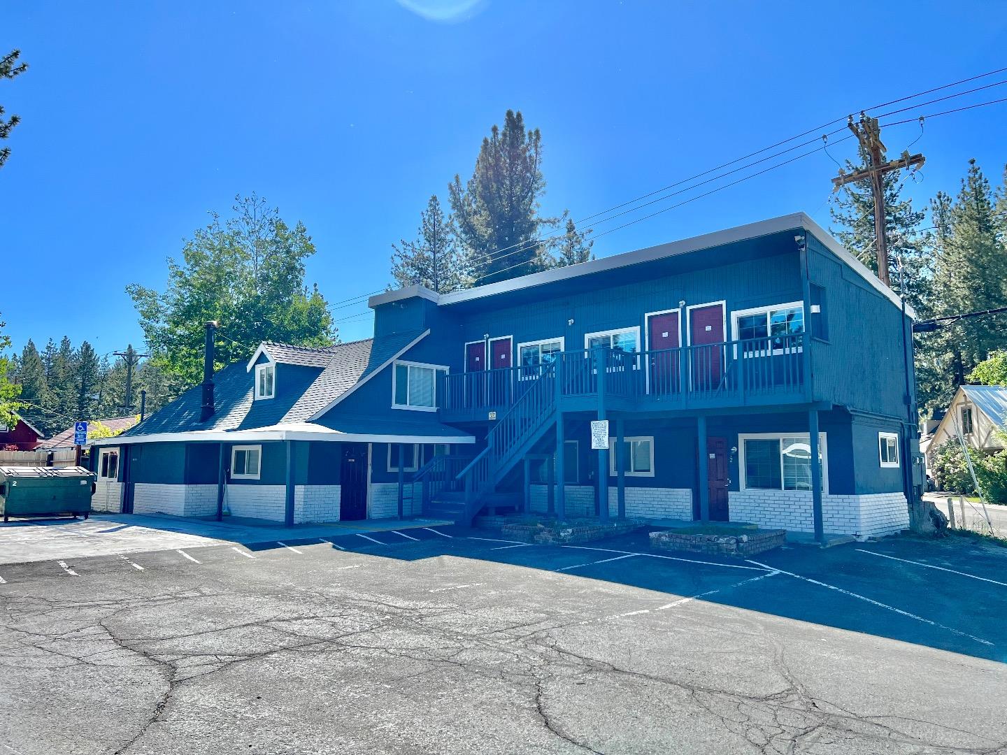 Detail Gallery Image 2 of 7 For 2440 Lake Tahoe Blvd, South Lake Tahoe,  CA 96150 - – Beds | – Baths