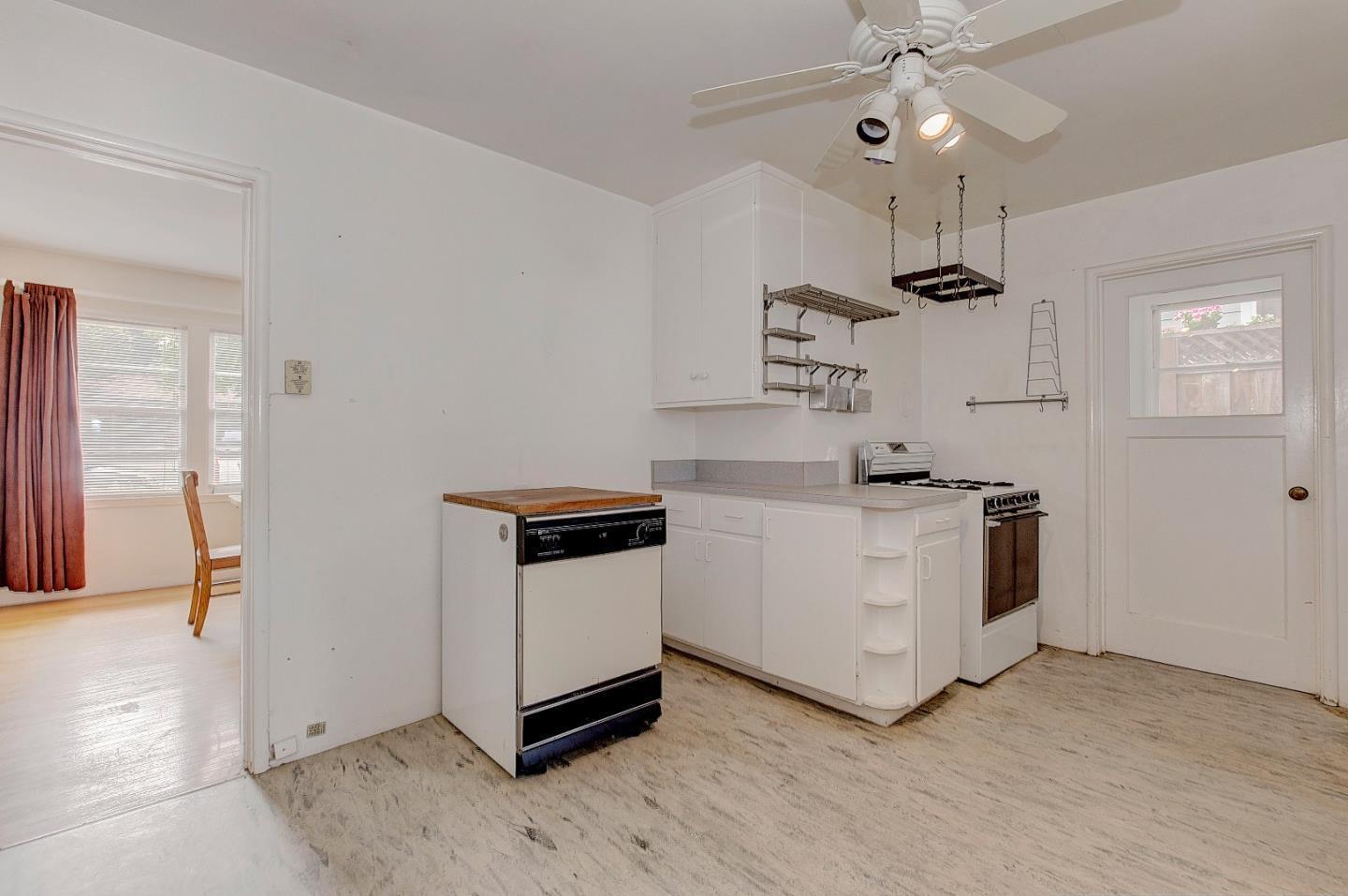 Detail Gallery Image 2 of 14 For 526 Lassen St, Los Altos,  CA 94022 - 2 Beds | 1 Baths