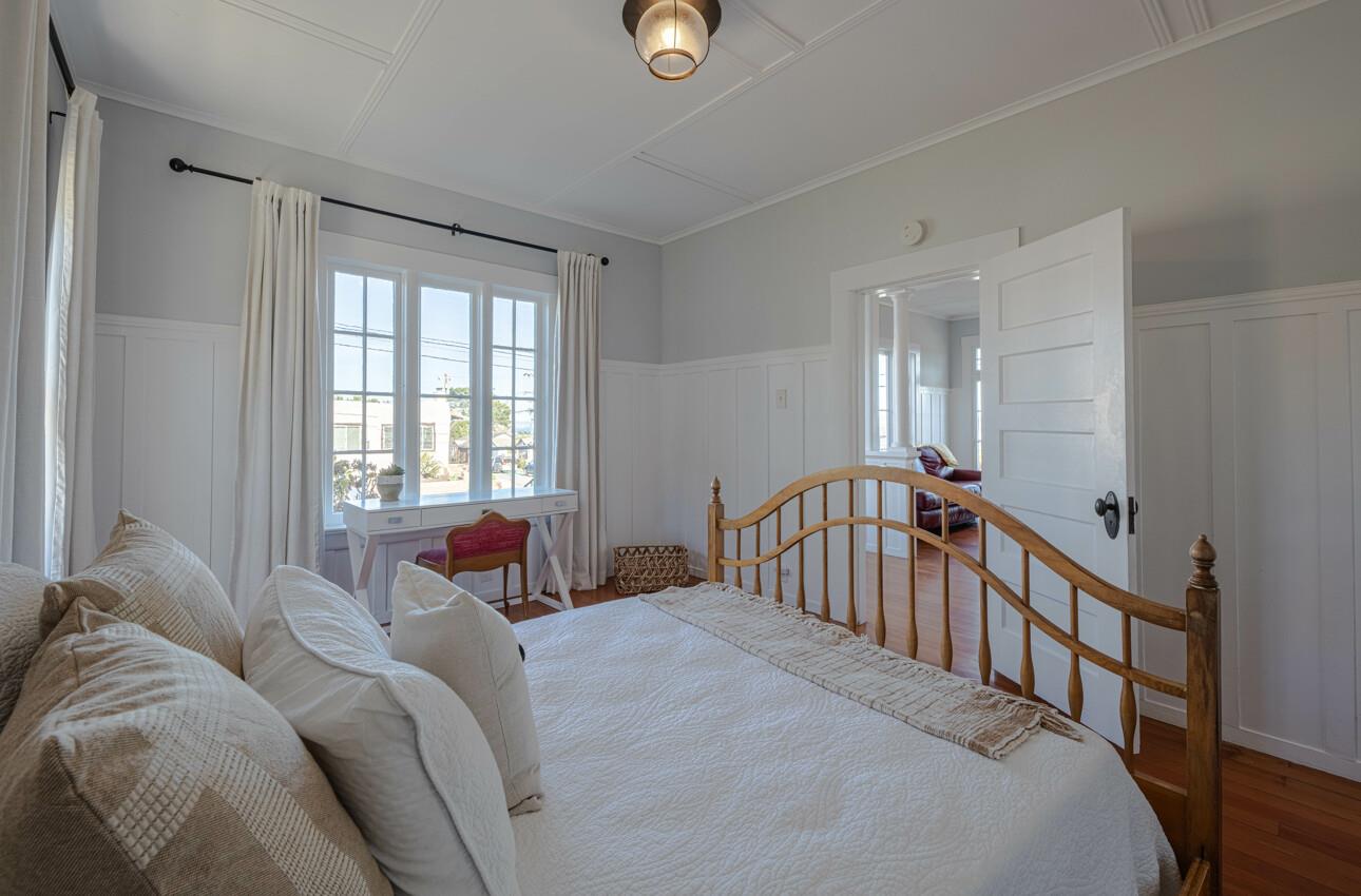 Detail Gallery Image 12 of 22 For 901 W Franklin St, Monterey,  CA 93940 - 4 Beds | 2 Baths