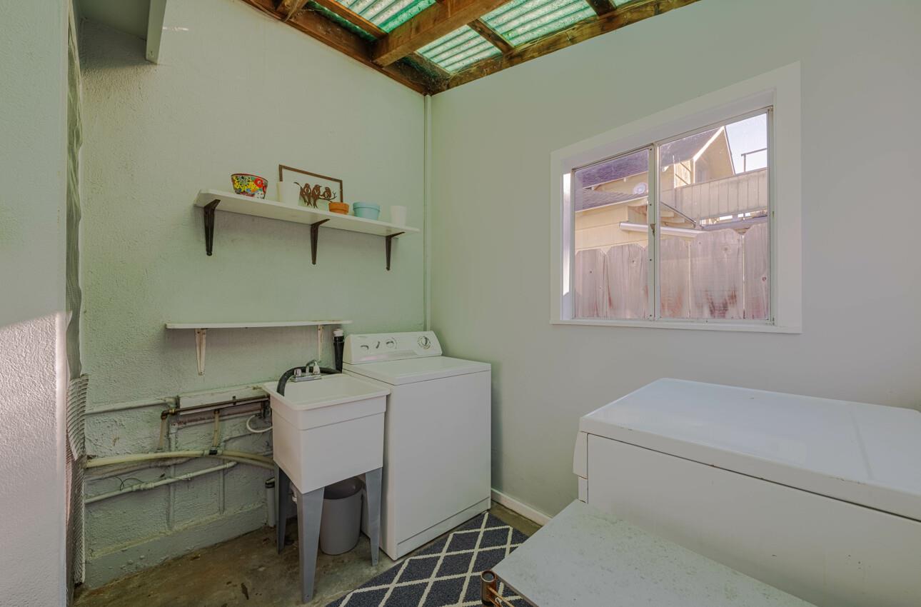 Detail Gallery Image 21 of 22 For 901 W Franklin St, Monterey,  CA 93940 - 4 Beds | 2 Baths