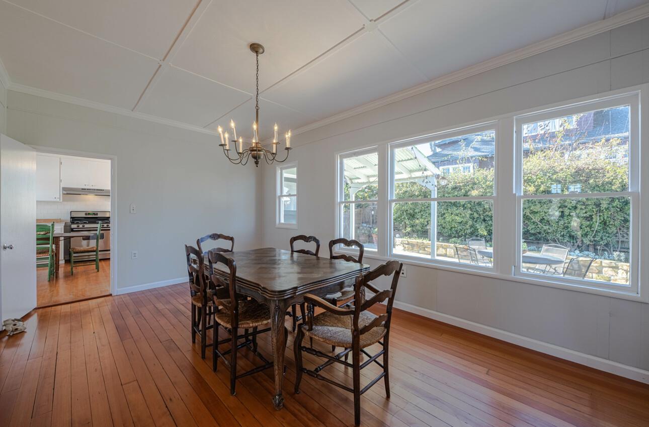 Detail Gallery Image 7 of 22 For 901 W Franklin St, Monterey,  CA 93940 - 4 Beds | 2 Baths