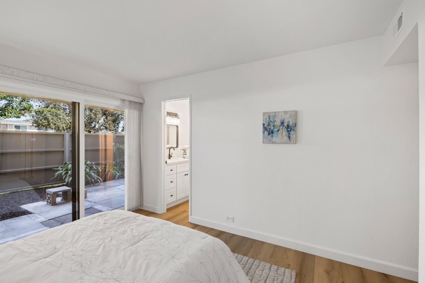 Detail Gallery Image 19 of 45 For 5101 Admiralty Ln, Foster City,  CA 94404 - 2 Beds | 2 Baths