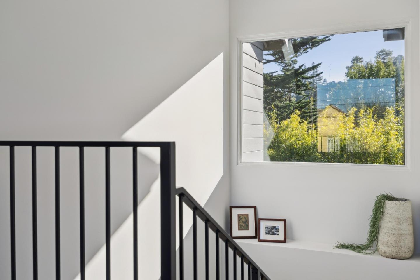 Detail Gallery Image 26 of 57 For 2117 Carmelita Ave, Burlingame,  CA 94010 - 3 Beds | 2/1 Baths