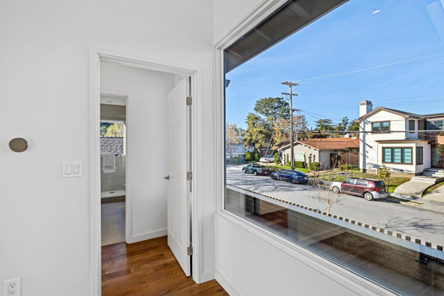 Detail Gallery Image 27 of 57 For 2117 Carmelita Ave, Burlingame,  CA 94010 - 3 Beds | 2/1 Baths