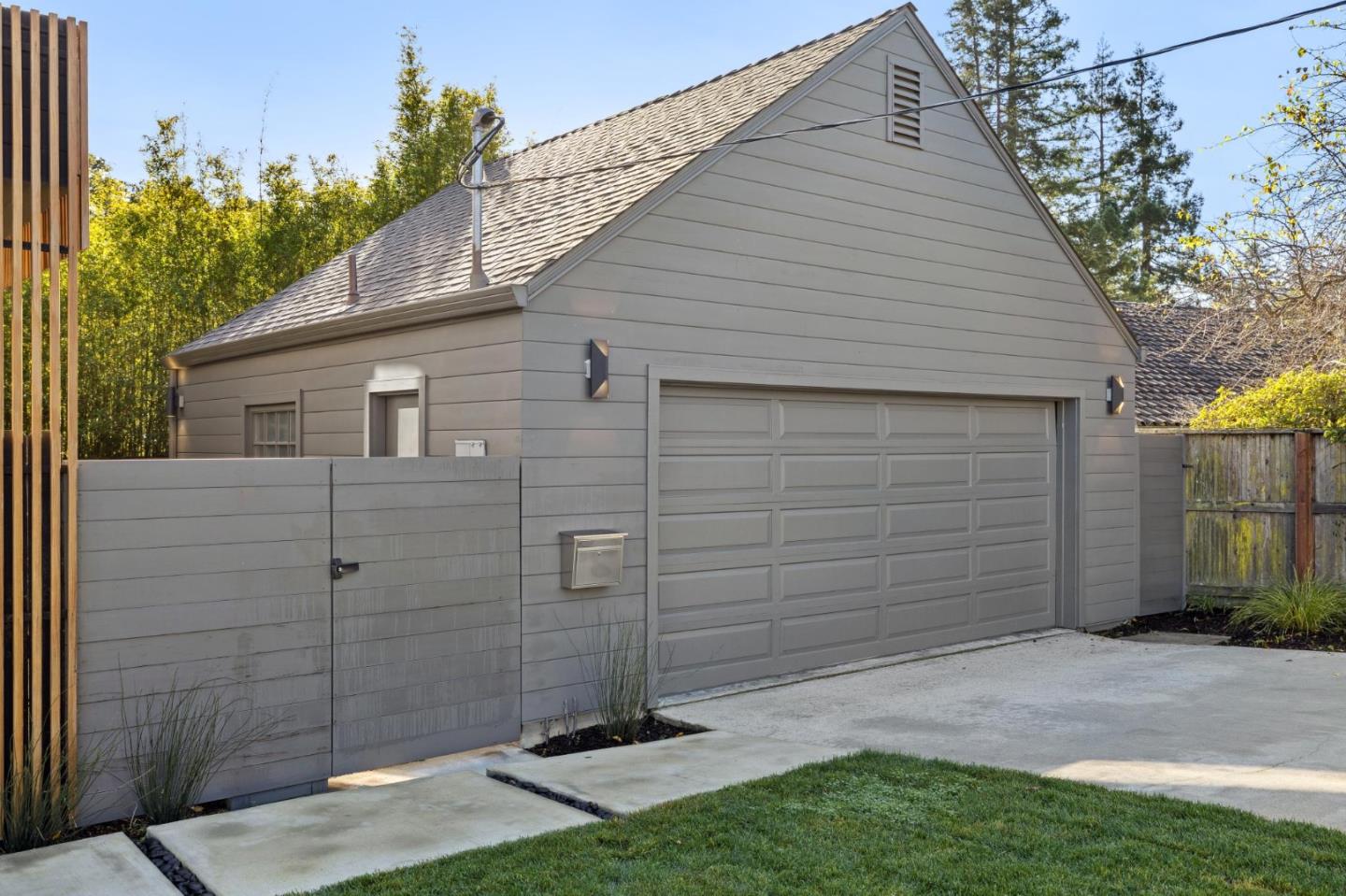 Detail Gallery Image 41 of 57 For 2117 Carmelita Ave, Burlingame,  CA 94010 - 3 Beds | 2/1 Baths