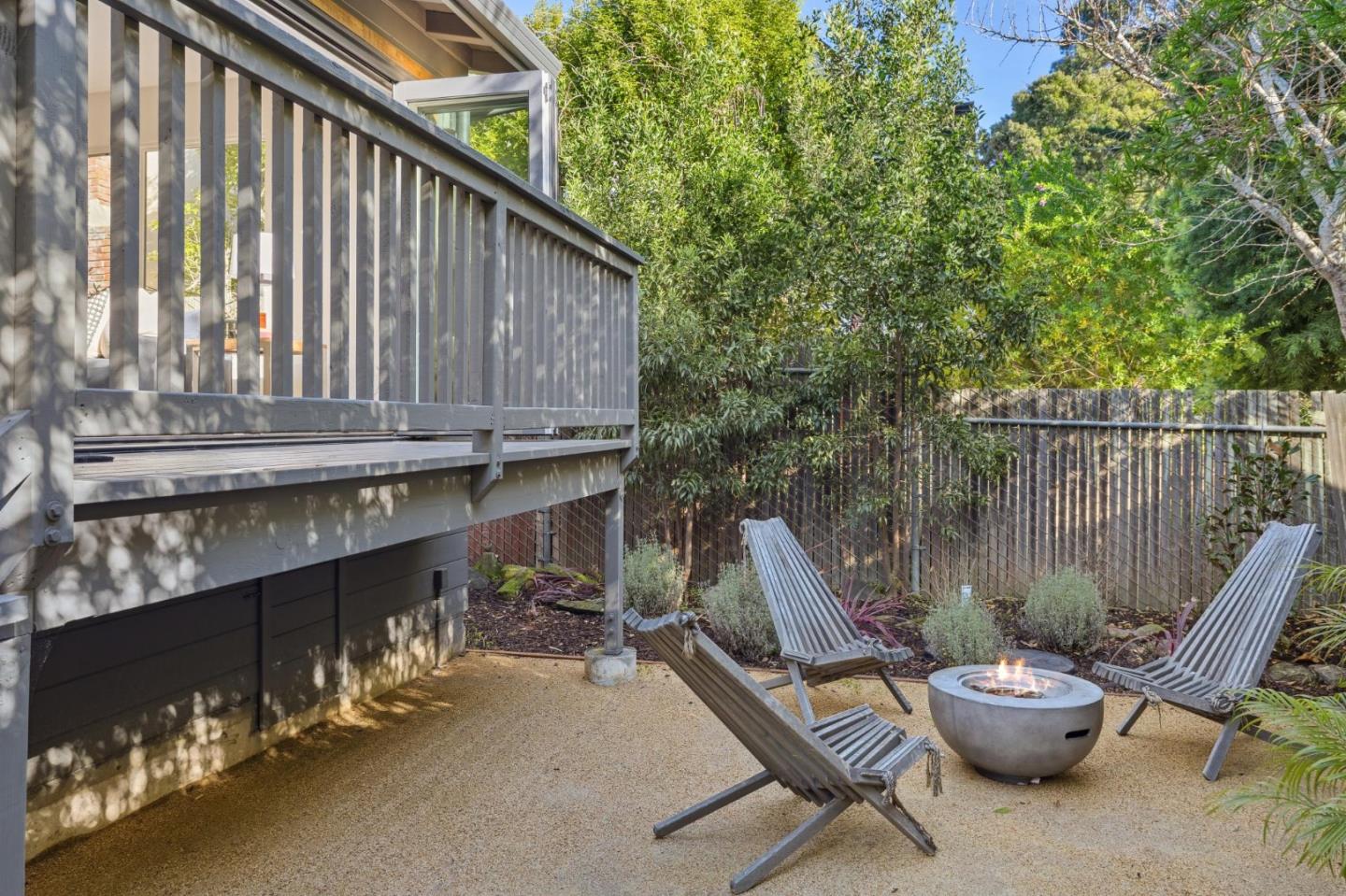 Detail Gallery Image 46 of 57 For 2117 Carmelita Ave, Burlingame,  CA 94010 - 3 Beds | 2/1 Baths