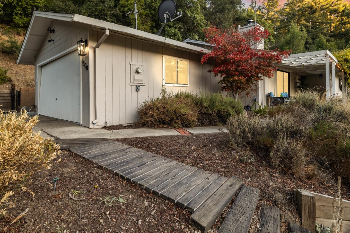 Detail Gallery Image 8 of 111 For 1600 Nelson Rd, Scotts Valley,  CA 95066 - 3 Beds | 2 Baths