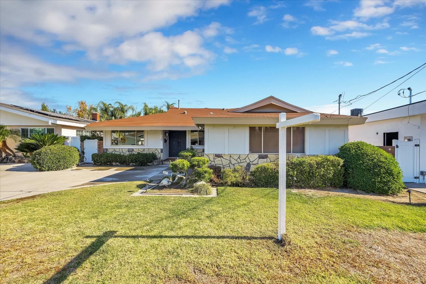 Detail Gallery Image 2 of 48 For 5930 Wilkinson Ave, Valley Village,  CA 91607 - 4 Beds | 2/1 Baths