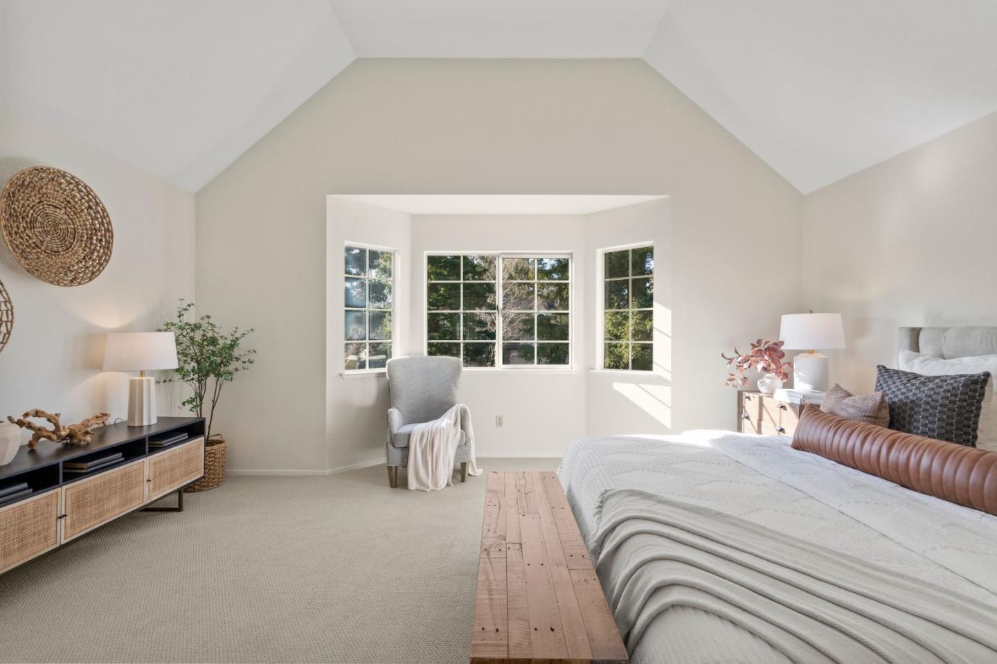 Detail Gallery Image 21 of 47 For 129 Danbury Ln, Redwood City,  CA 94061 - 3 Beds | 2/1 Baths