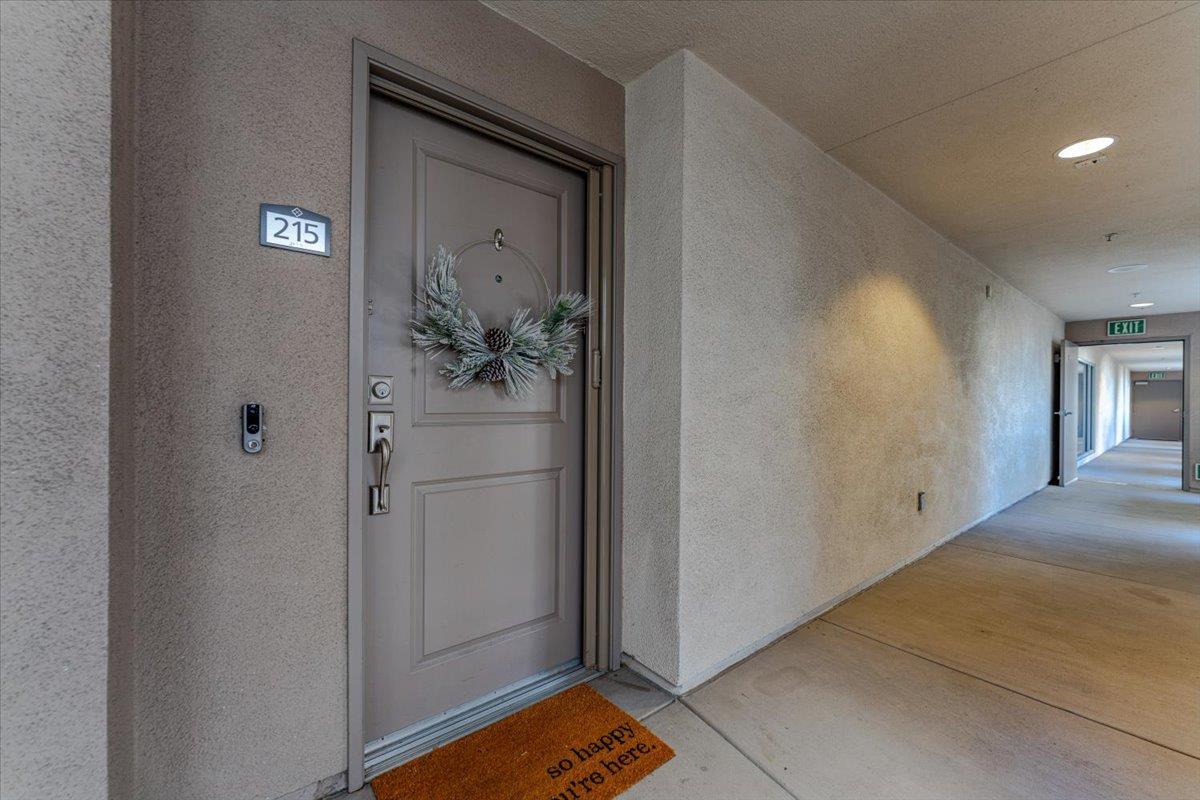 Detail Gallery Image 1 of 31 For 912 Campisi Way #215,  Campbell,  CA 95008 - 2 Beds | 2 Baths