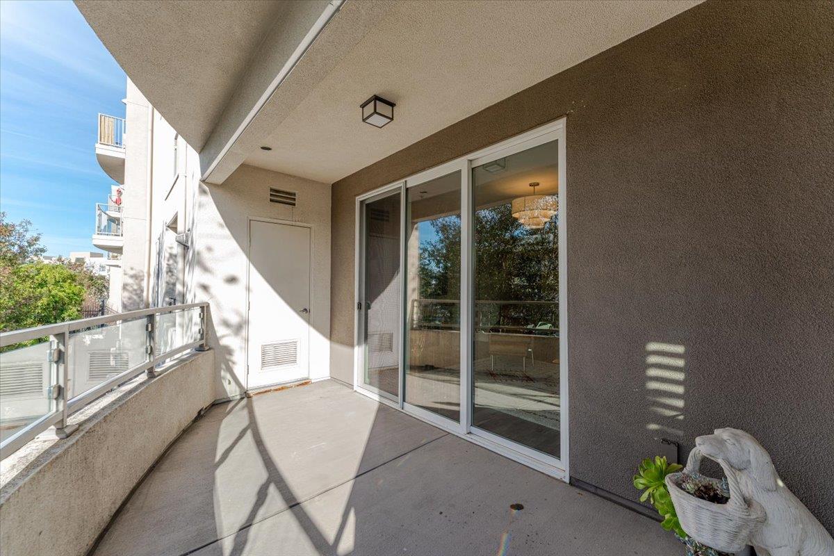 Detail Gallery Image 6 of 31 For 912 Campisi Way #215,  Campbell,  CA 95008 - 2 Beds | 2 Baths