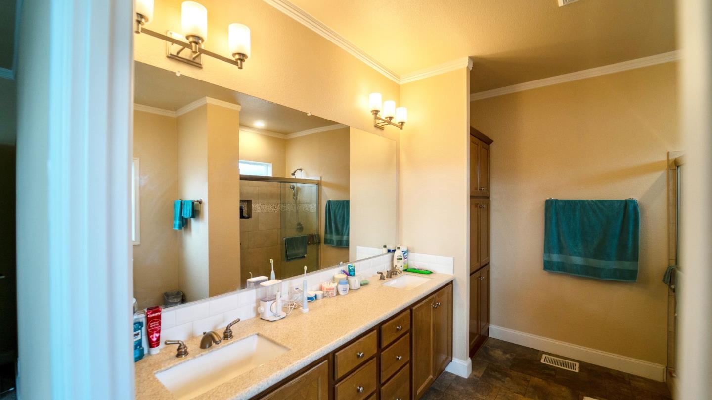 Detail Gallery Image 6 of 14 For 1220 Vienna Dr #498,  Sunnyvale,  CA 94089 - 3 Beds | 2 Baths