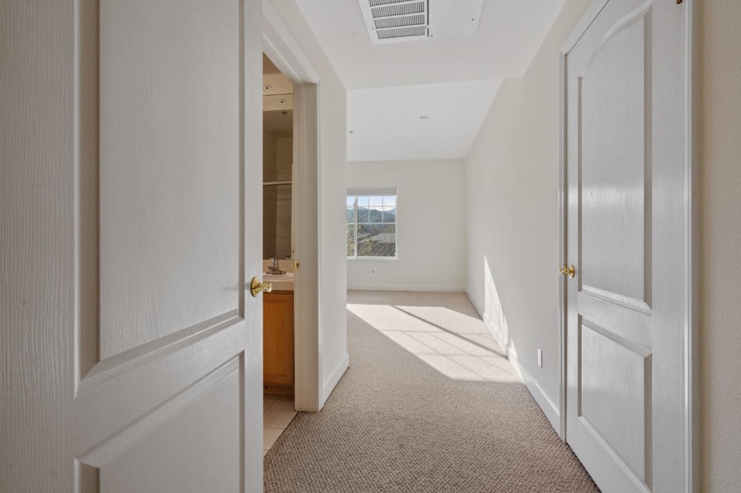Detail Gallery Image 6 of 17 For 852 Diablo Ave #310,  Novato,  CA 94947 - 2 Beds | 2 Baths