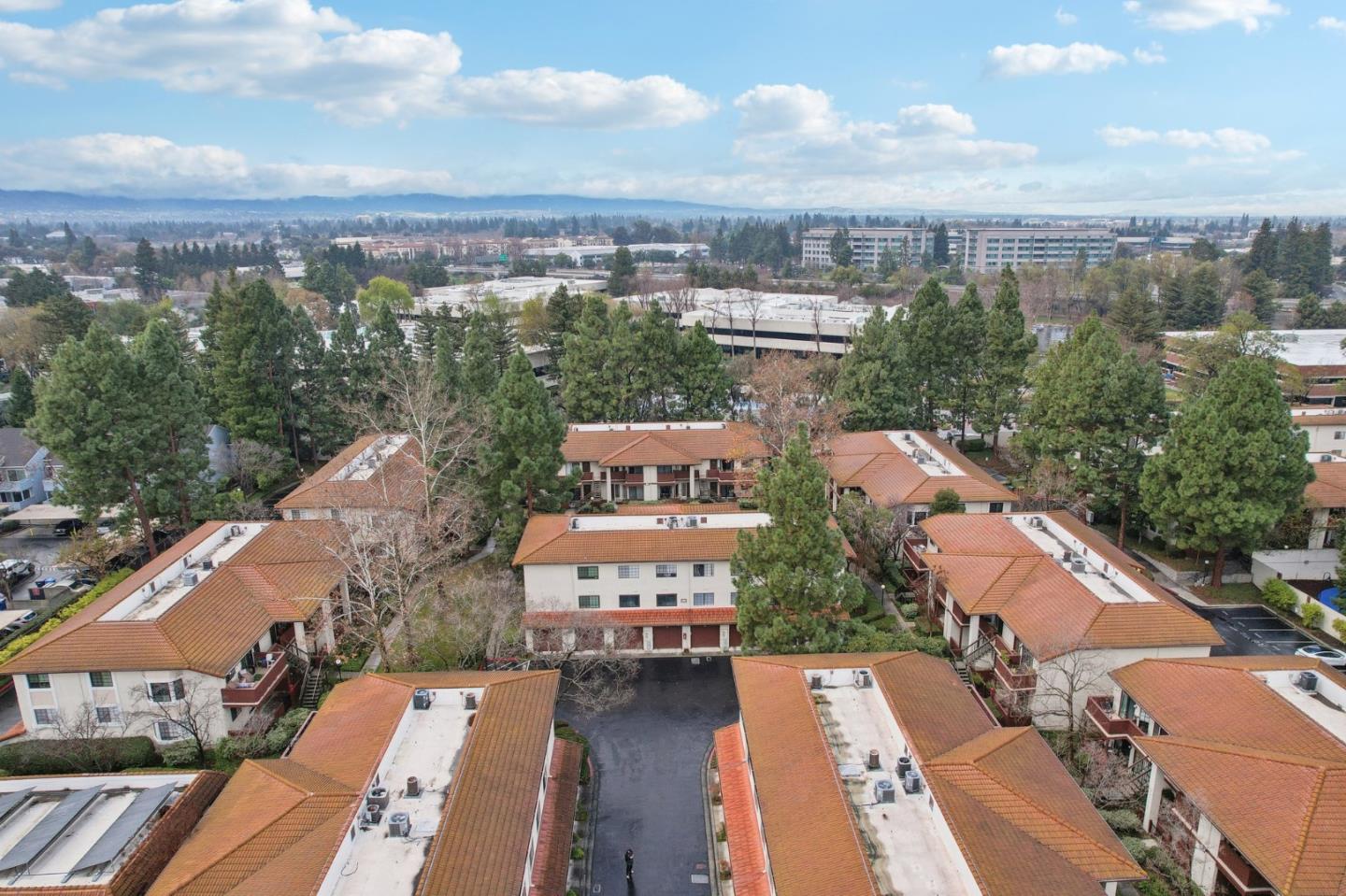 Detail Gallery Image 40 of 56 For 437 Costa Mesa Ter #C,  Sunnyvale,  CA 94085 - 2 Beds | 2 Baths