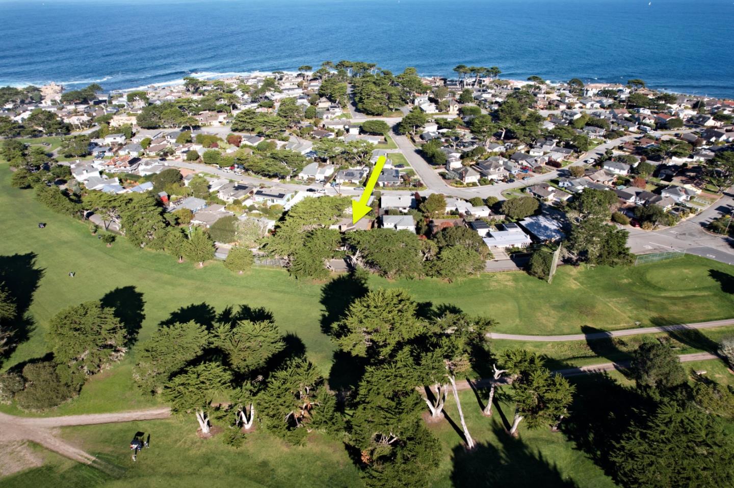 Detail Gallery Image 2 of 43 For 1118 Crest Ave, Pacific Grove,  CA 93950 - 2 Beds | 2 Baths