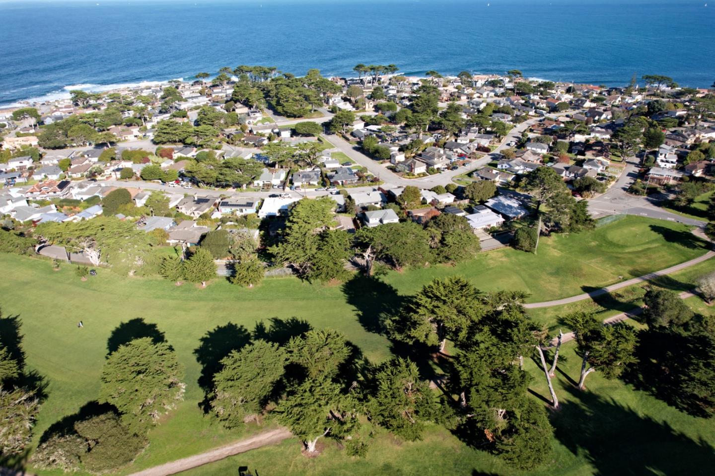 Detail Gallery Image 34 of 42 For 1118 Crest Ave, Pacific Grove,  CA 93950 - 2 Beds | 2 Baths