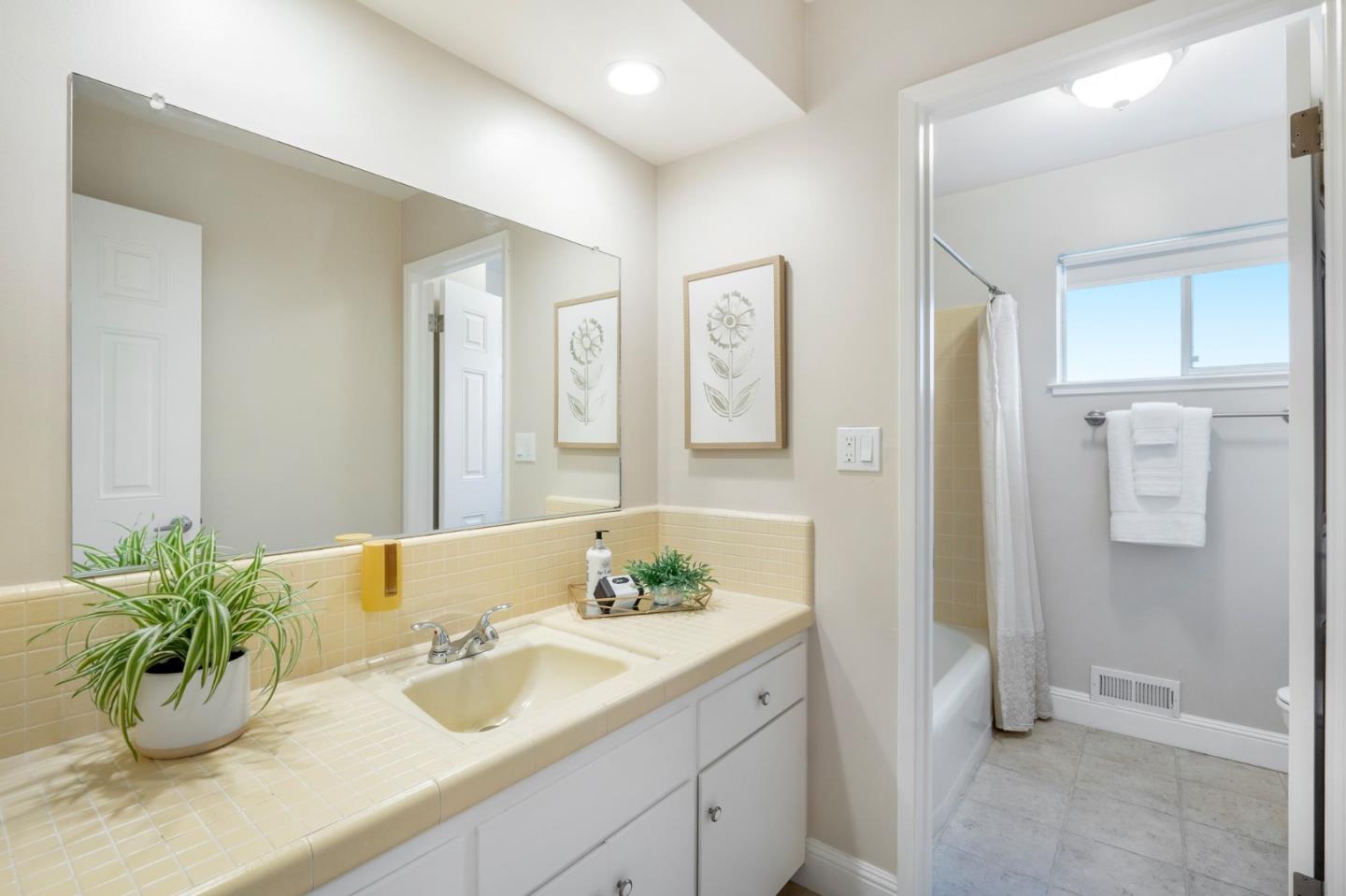 Detail Gallery Image 19 of 36 For 842 Claremont Ct, Morgan Hill,  CA 95037 - 4 Beds | 2/1 Baths