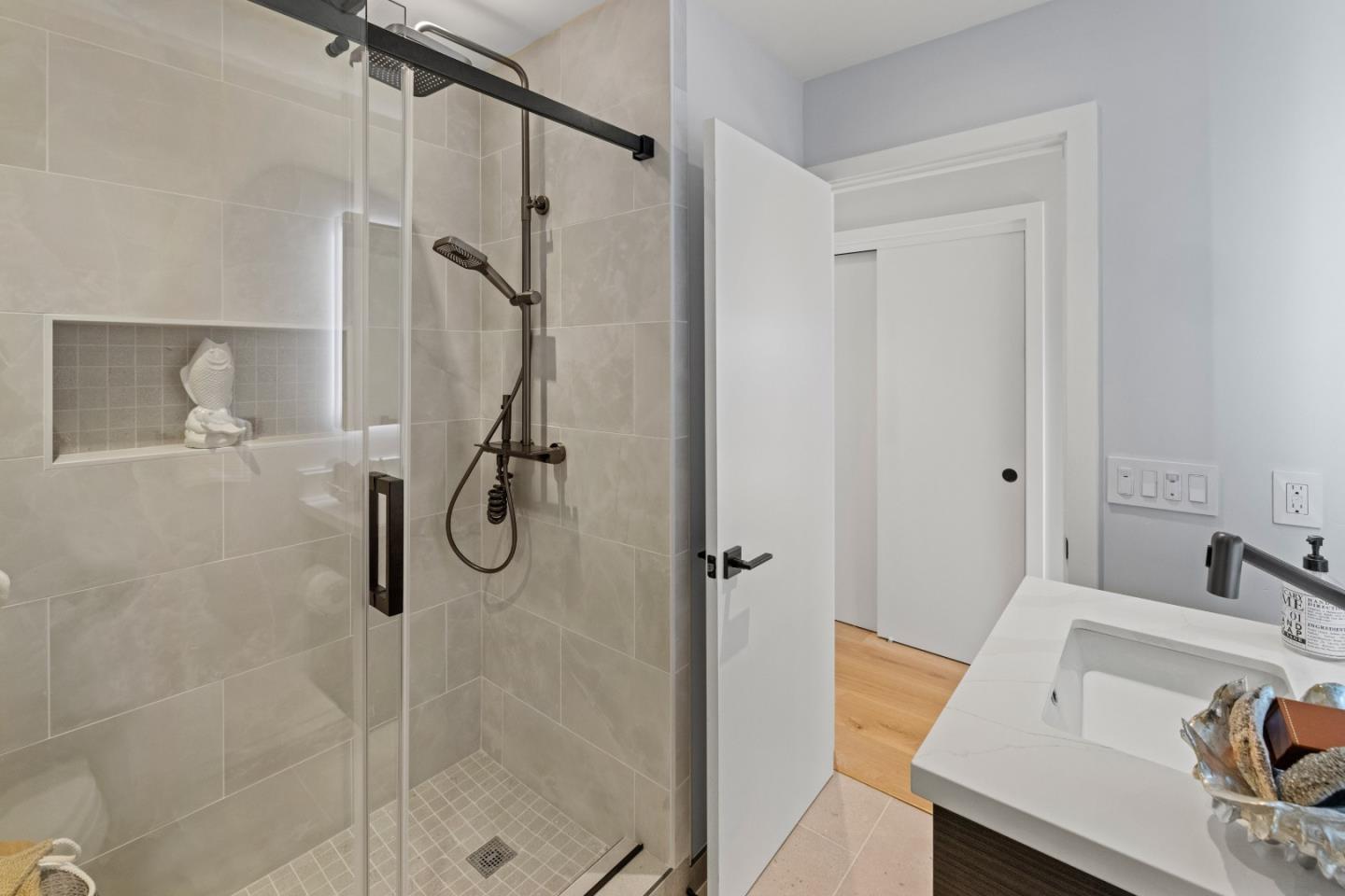 Detail Gallery Image 11 of 38 For 116 Evans Ave, Pacific Grove,  CA 93950 - – Beds | – Baths