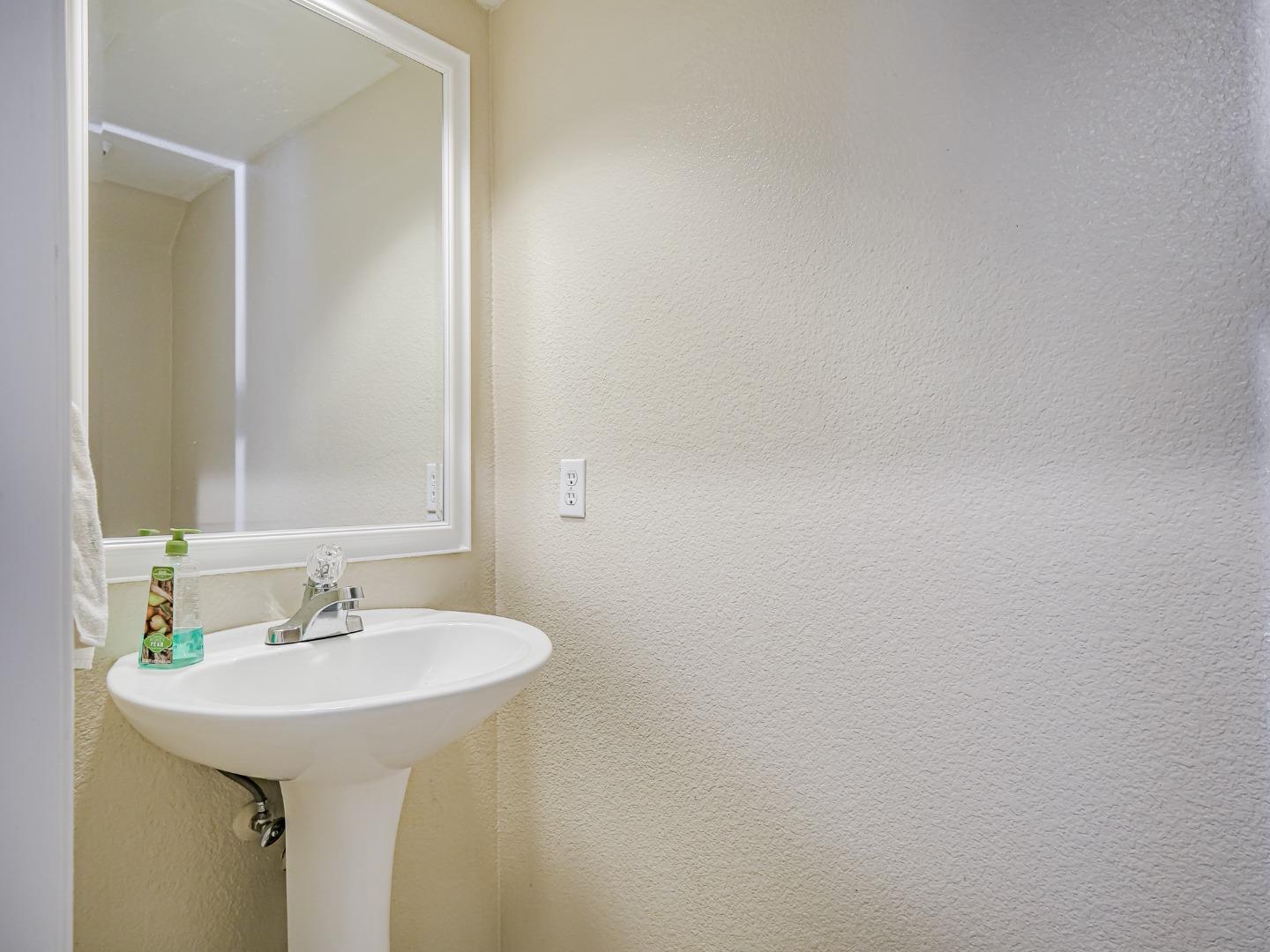 Detail Gallery Image 45 of 62 For 4194 Sophia Way, San Jose,  CA 95134 - 2 Beds | 2/1 Baths