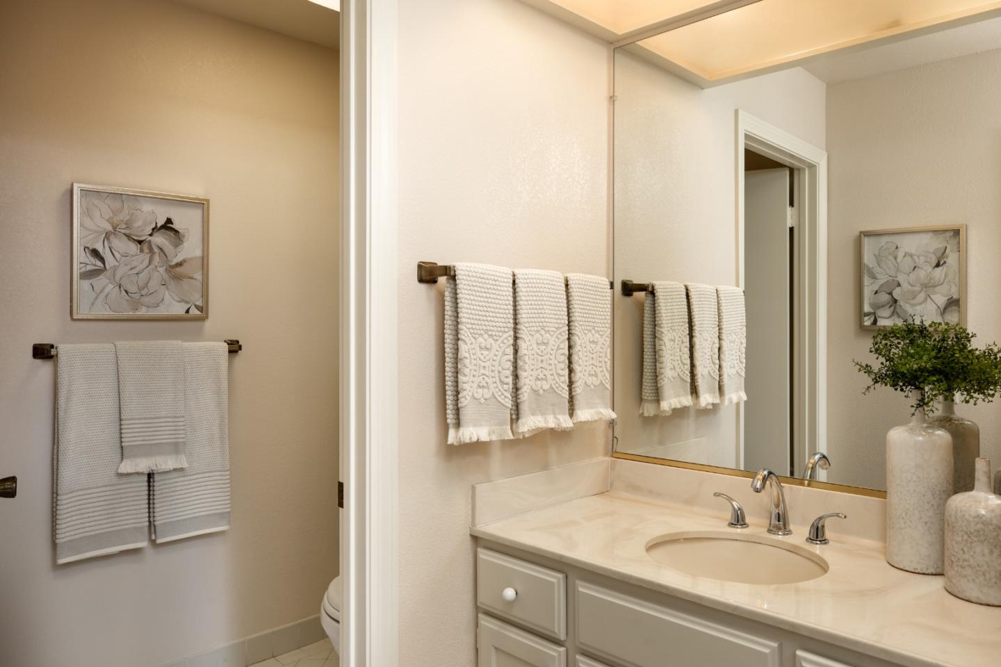 Detail Gallery Image 20 of 39 For 49 Bay Tree Ln, Los Altos,  CA 94022 - 2 Beds | 2 Baths